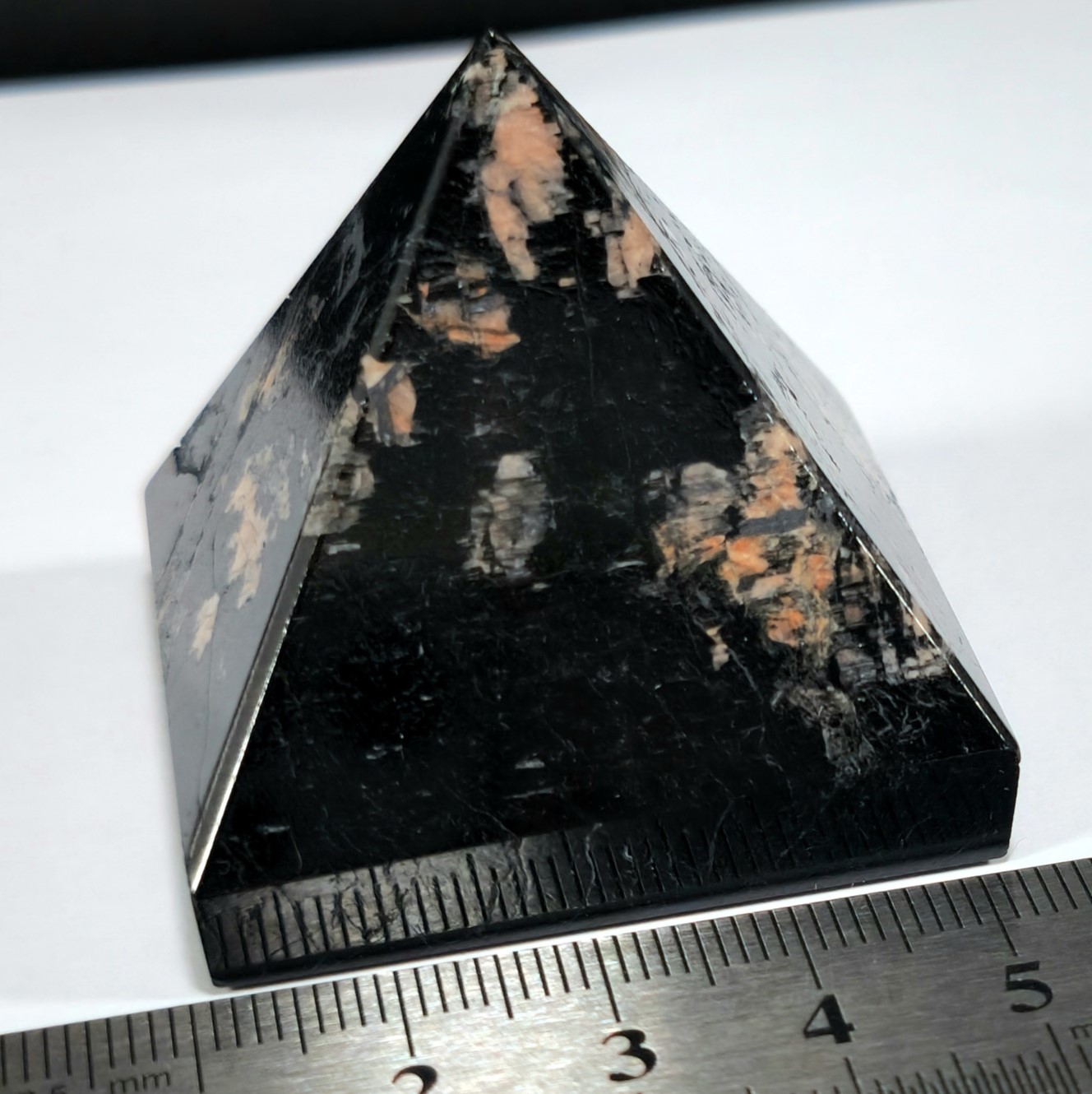 Pirâmide de Turmalina Negra 4x4 - Image 2