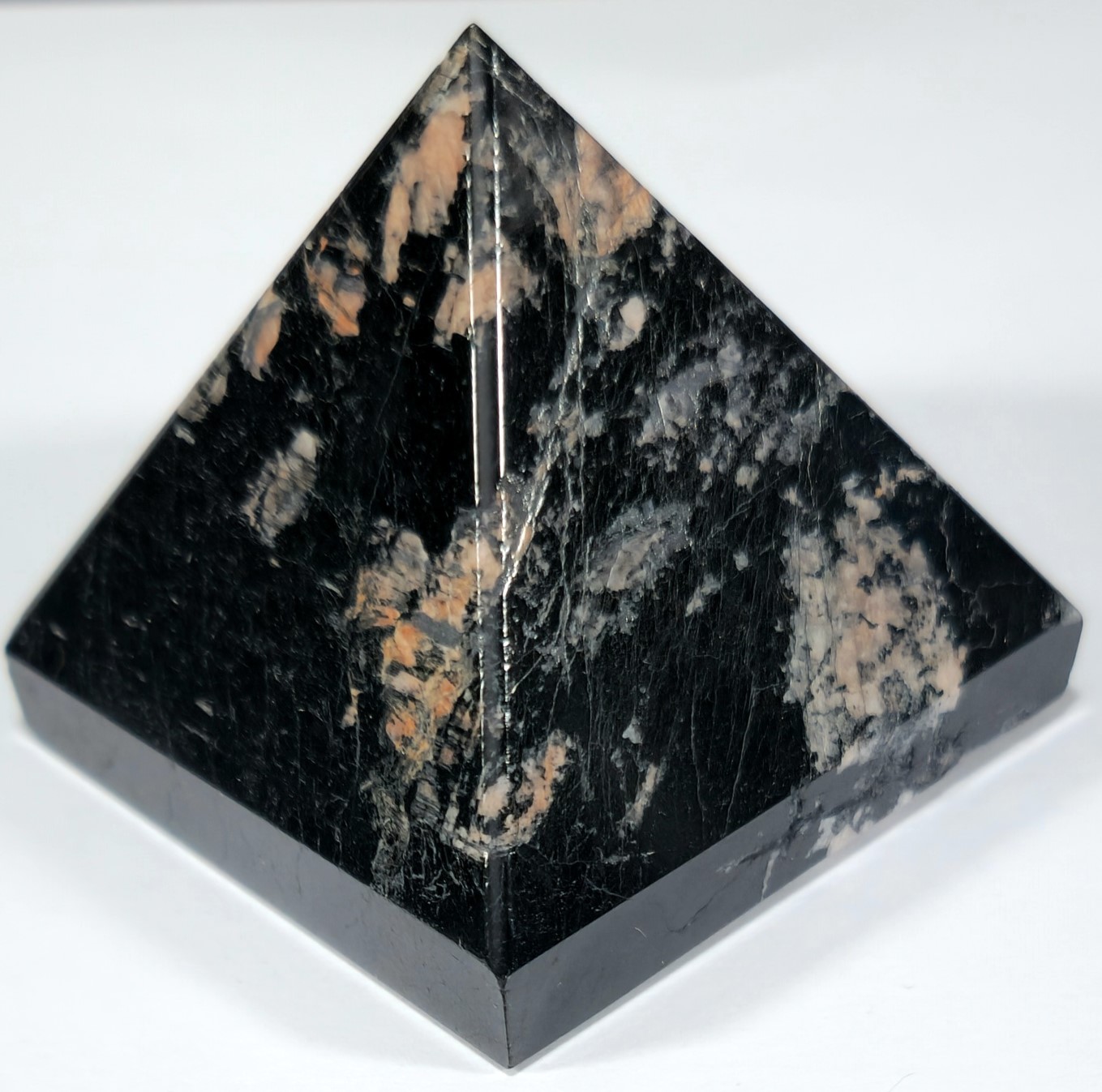 Pirâmide de Turmalina Negra 4x4